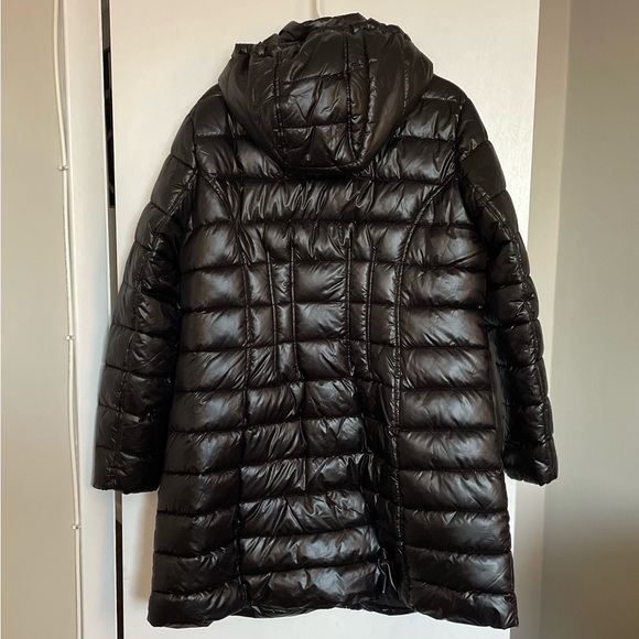 ***SOLD***Guess Channel Quilted Puffer Jacket - Size XL - Picture 6 of 16